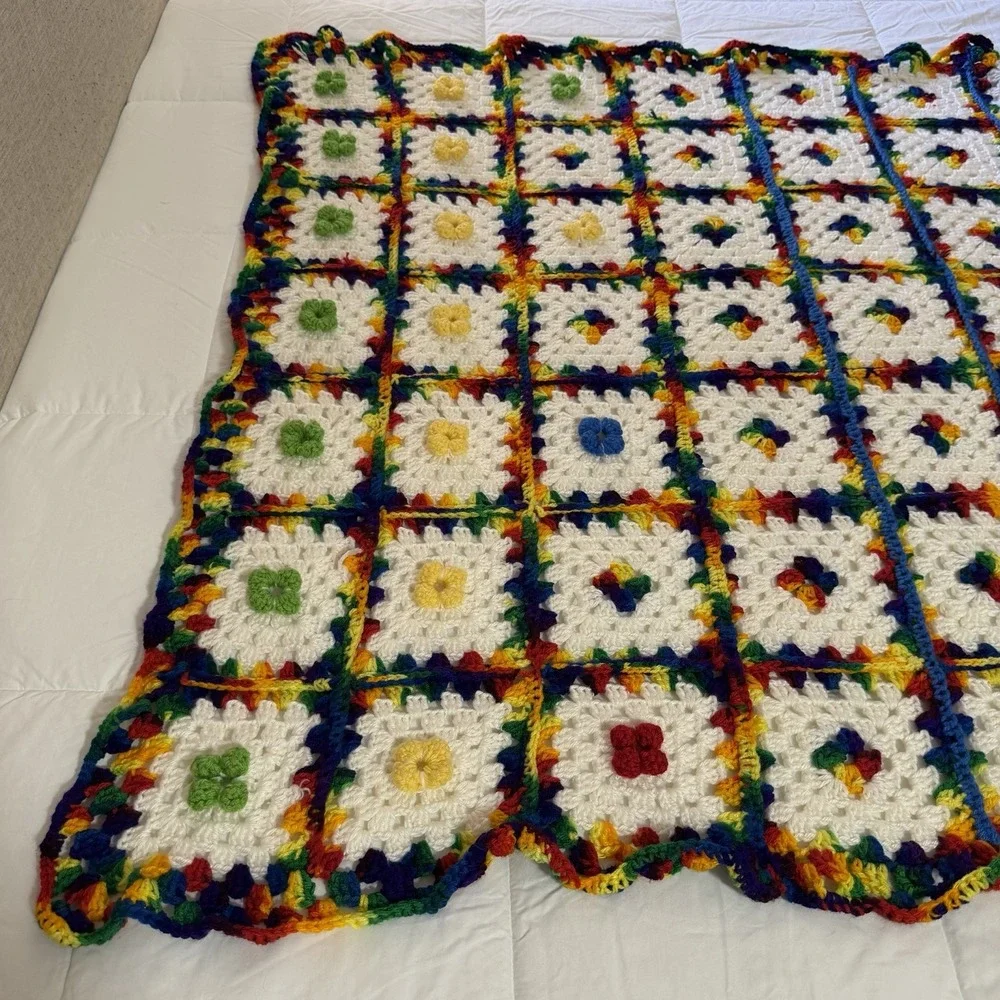 Hand Crocheted Granny Square Afghan Throw Blanket Daisy Floral 42